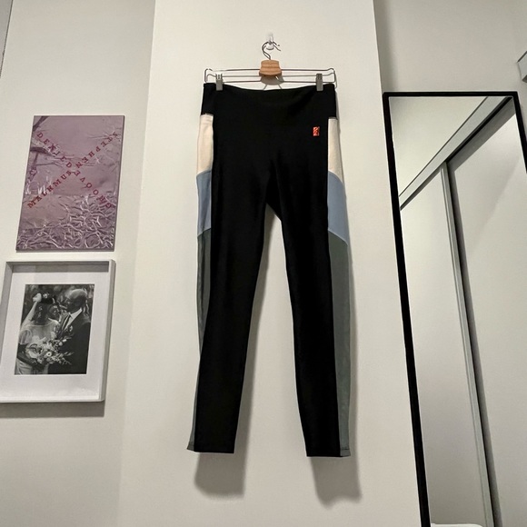 P.E. Nation Colourblock Leggings - Picture 2 of 5